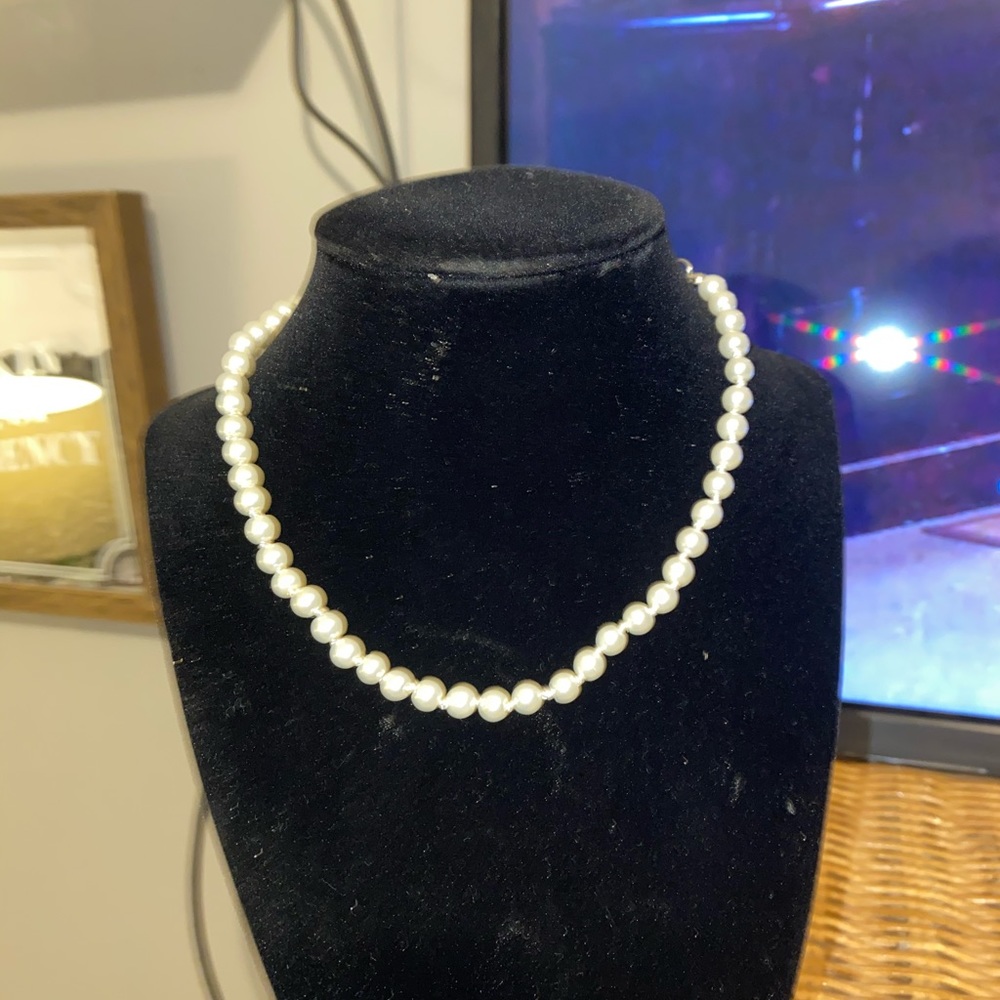 pearl necklace and bracelet